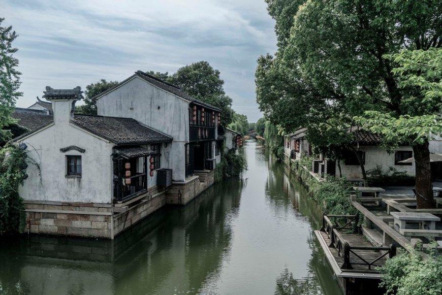 高校学生穿汉服被威胁退学,作为传统汉服的国度,为什么不提倡穿汉服?-优质问答平台